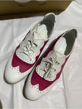 Walter Genuin White and Magenta Wingtip Lace-Up Flats